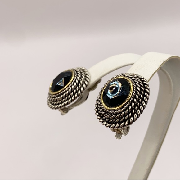 Silver gold rope textured setting with dark faceted glass stone clip on earrings - Picture 8 of 16
